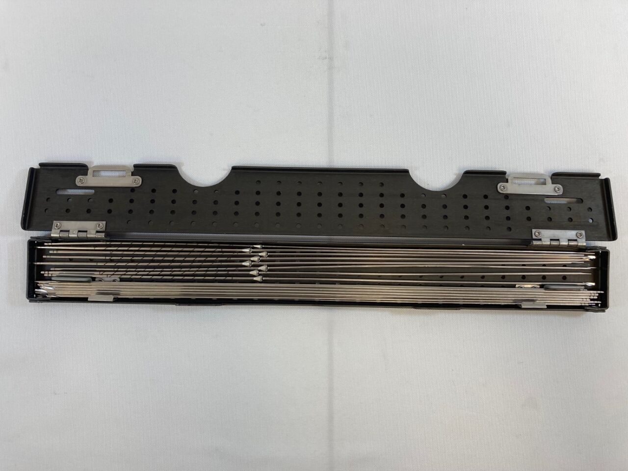 SYNTHES CASE w/ 2.0mm Smooth   Reduction Wires 304.457 — photo 1