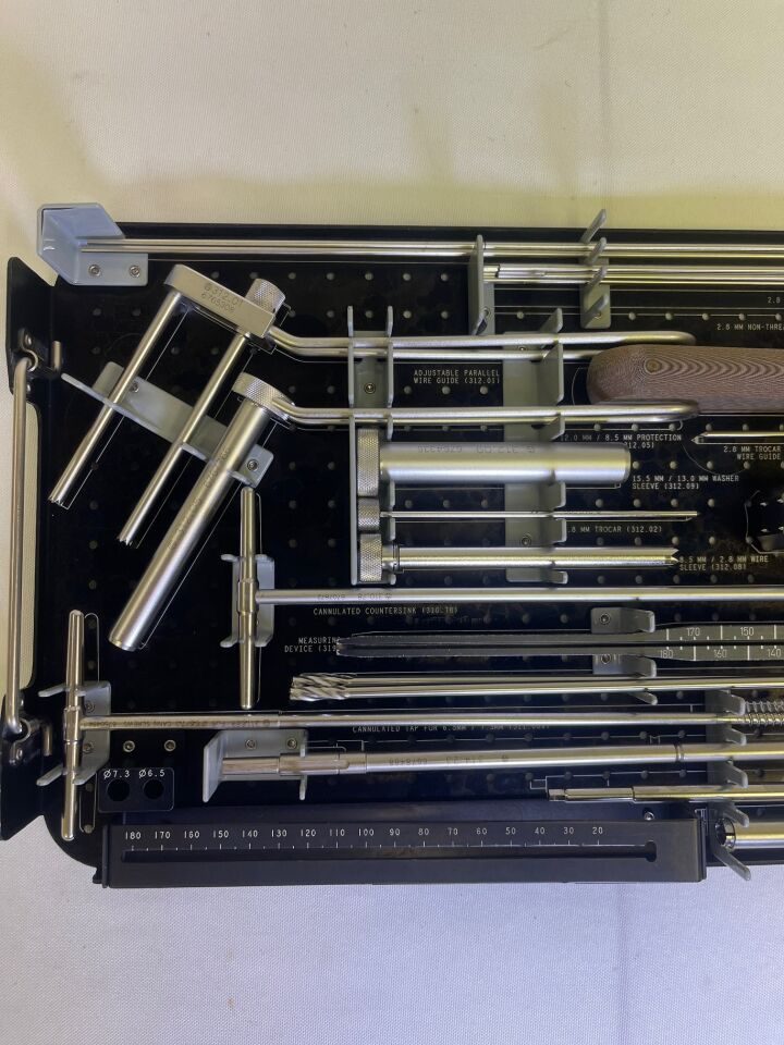 SYNTHES Various 6.5mm 7.3mm Combined Cannulated Screw System — photo 8