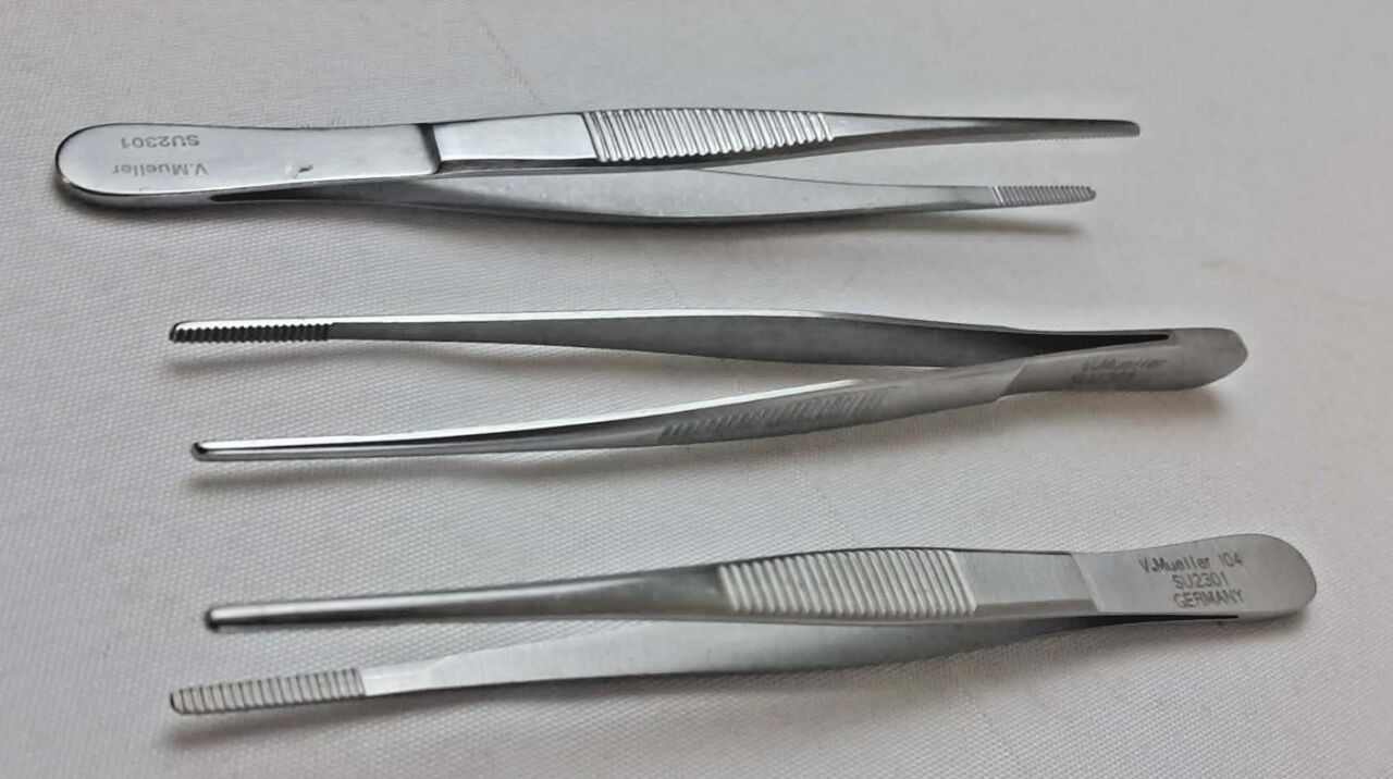 V. MUELLER SU2301 Dressing Forceps 5" Serrated - Lot of 3 — photo 1
