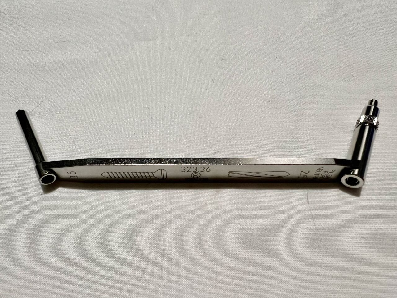 SYNTHES 323.36 Universal Drill Guide 2.5/3.5mm — photo 1
