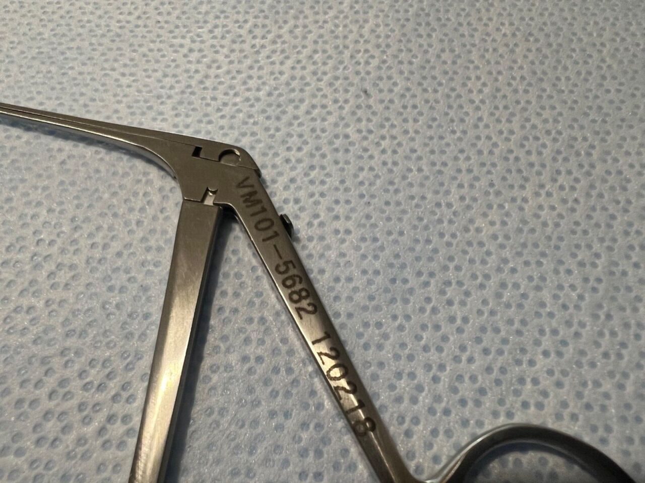 V. MUELLER VM101-5682 Left Curved House Bellucci Alligator Scissors ENT — photo 4