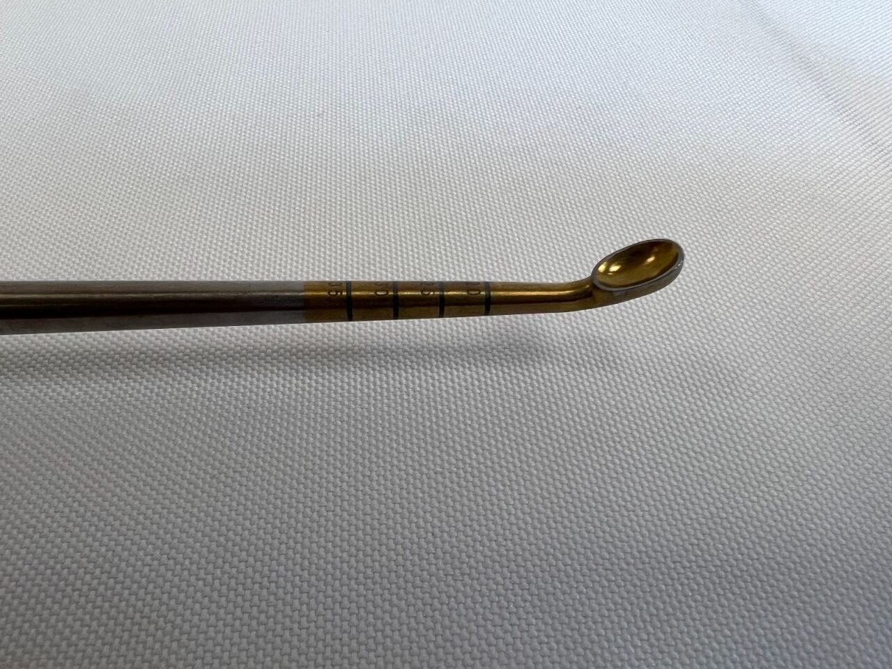 SYNTHES 2735-09-206 Oval Angled Bone Curette 6.0mm — photo 1