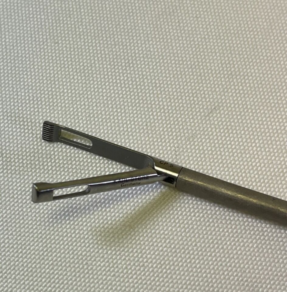 KARL STORZ 30525 30512 30419BB 5mm x 36cm Rotating Atraumatic Babcock Grasper — photo 8