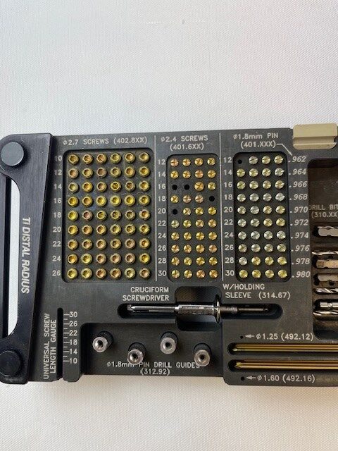 SYNTHES  Titanium Distal Radius Implant Module — photo 4