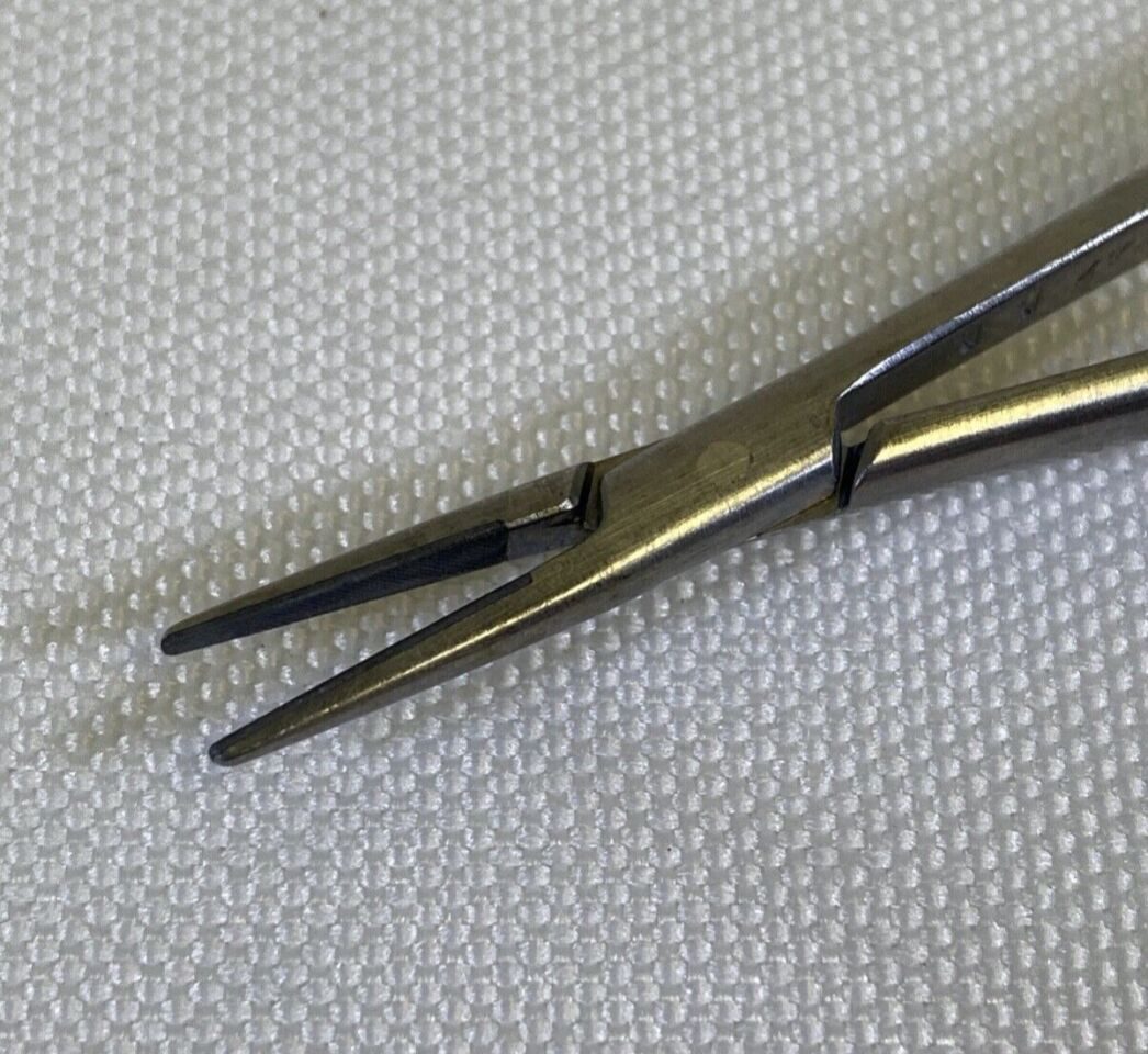 SYMMETRY SURGICAL 32-490 w/ Lock Round Handle 8.25" Jacobson T/C Needle Holder Straight — photo 3