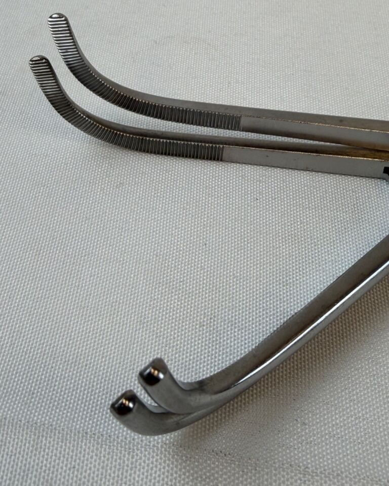 CODMAN 30-8073 Rumel Thoracic Forceps 9.25" Curved — photo 4
