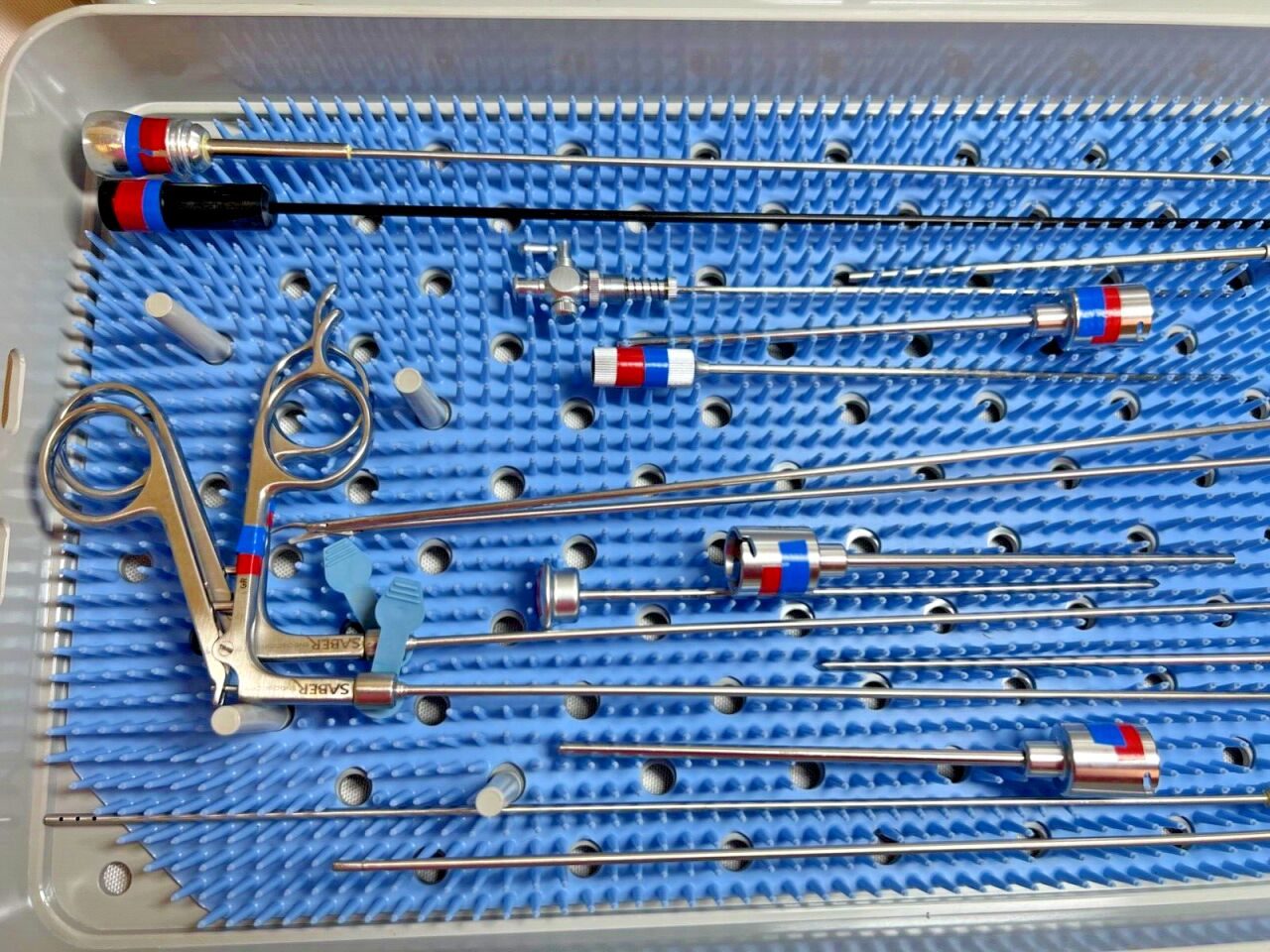 SABER MEDICAL Various  MicroLab Endoscopic Gallbladder Set w/ Case — photo 6