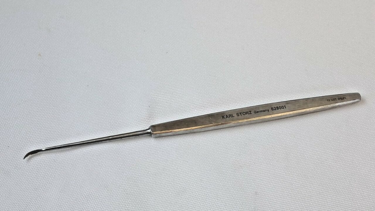 KARL STORZ 628001 Pointed Sickle Knife Cutting 9mm 7.5" — photo 1