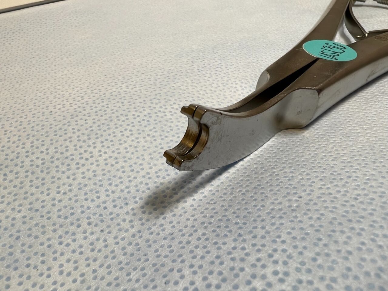 SYNTHES Spine 88.41  Curved Distractor — photo 5