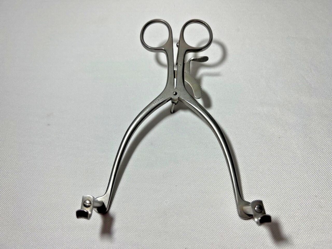 V. MUELLER RH-2650 McCabe Self-Retaining Antral Retractor