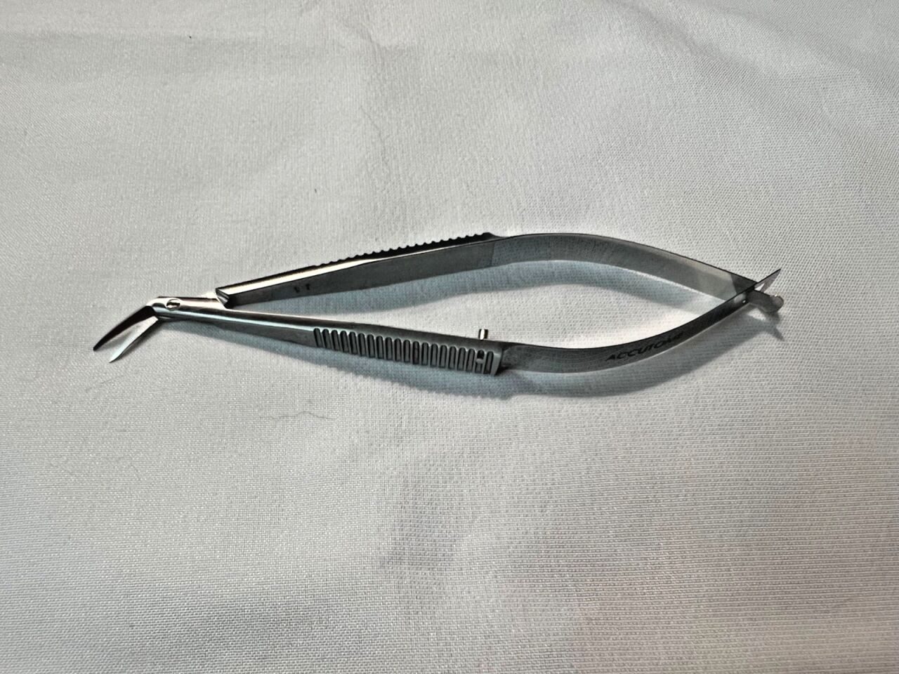 ACCUTOME AS1210 Castroviejo Corneal Scissors Curved Right 13mm Blades 4" Length