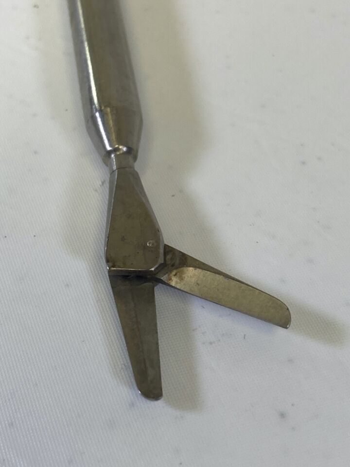 R. WOLF 8385.11 Straight Serrated Laparoscopic Scissor Forcep 10mm x 33cm — photo 6