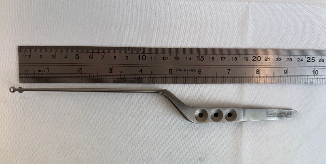 AESCULAP FD202 Microform Bayonet Tumor Forcep 5mm Fenestrated Cups x 240mm — photo 7
