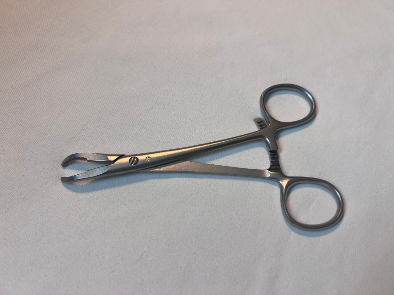SYNTHES 399.09 Reduction Forceps w/ Serrated Jaws — photo 1