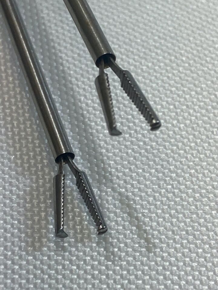 Pair of 8" Scissor Handled Tendon Retriever Forceps w/ Case — photo 6