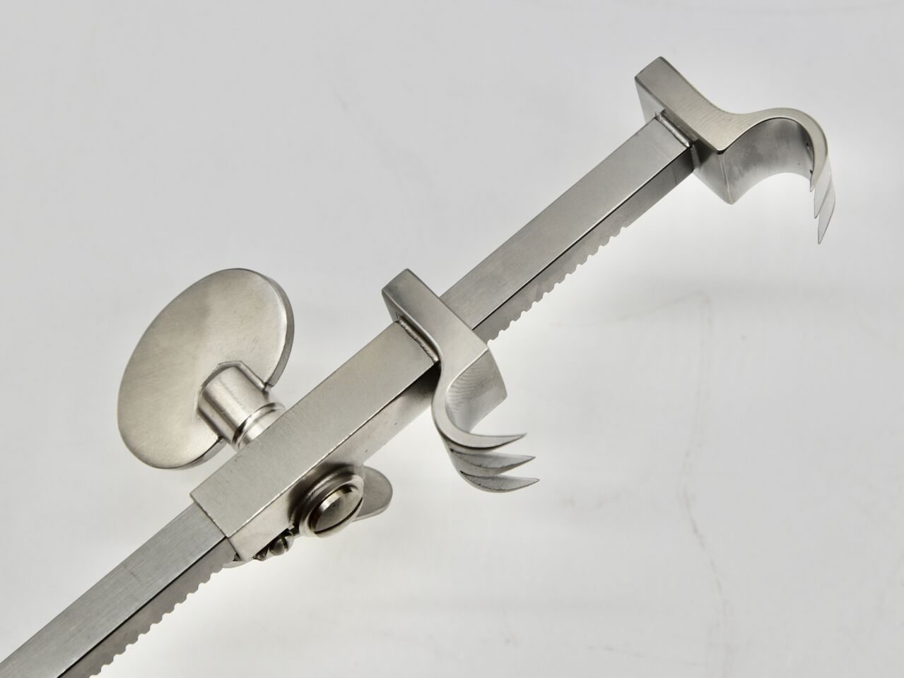 SPECTRUM 54-2540 Bailey Rib Contractor Adult 8" Curved Claw Tips Retractor Orthopedic Instruments, 8" Overall Length