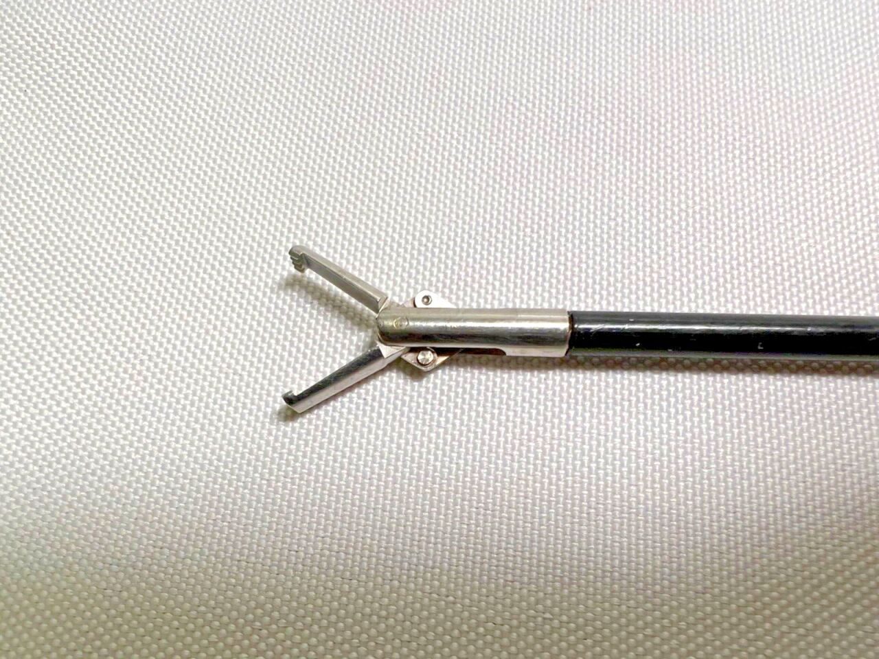 SOLOS ENDOSCOPY GI-1006 Kocher 5mm Grasping Forceps — photo 4