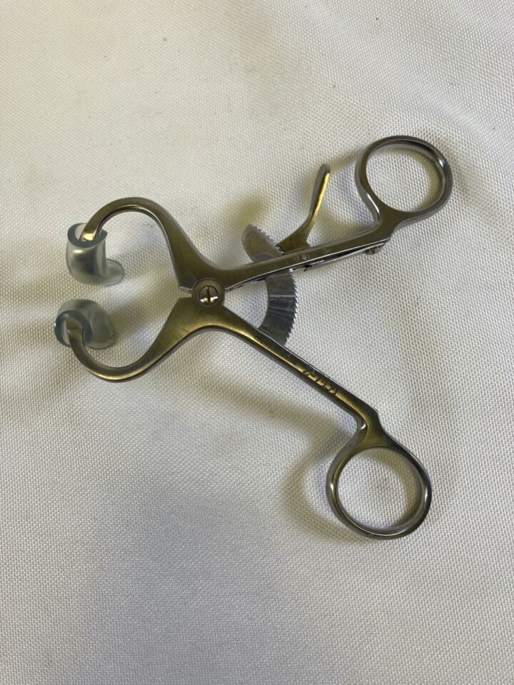 MILLENNIUM SURGICAL 2-7434 Sluder Jansen Mouth Gag Pediatric 4" (100mm) ENT — photo 2