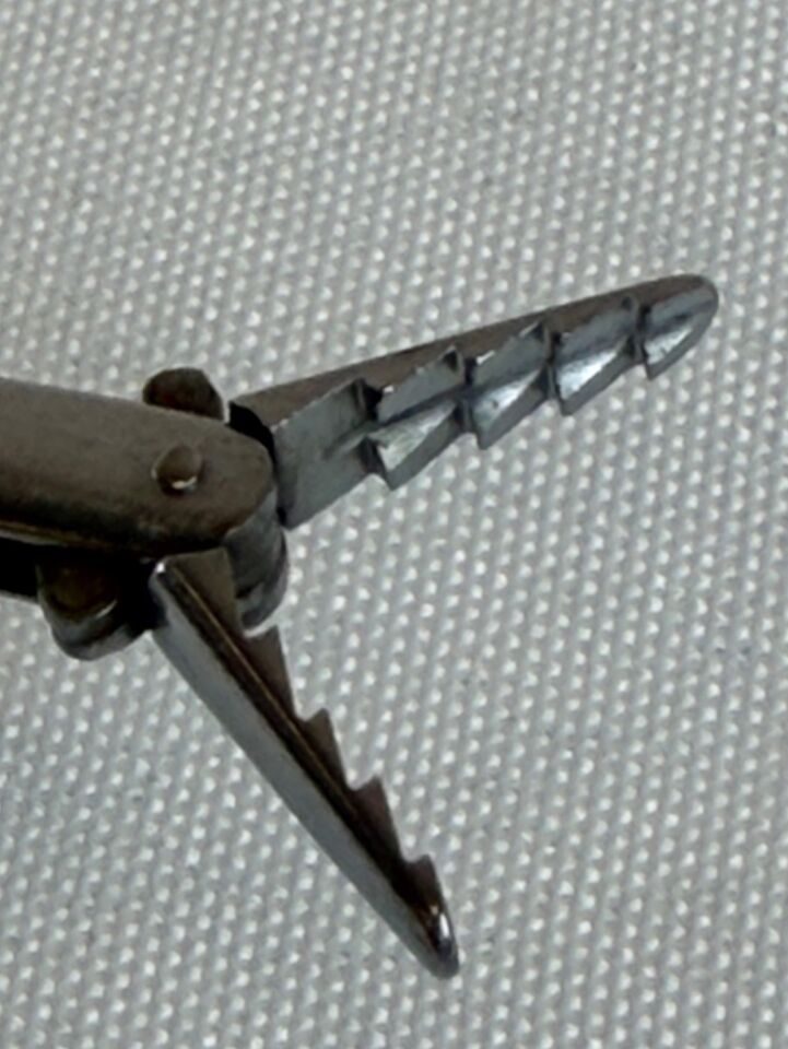KARL STORZ 10370H Alligator D/A Grasping Forcep 3.3mm Jaws 2.5mm Shaft 50cm Long — photo 5