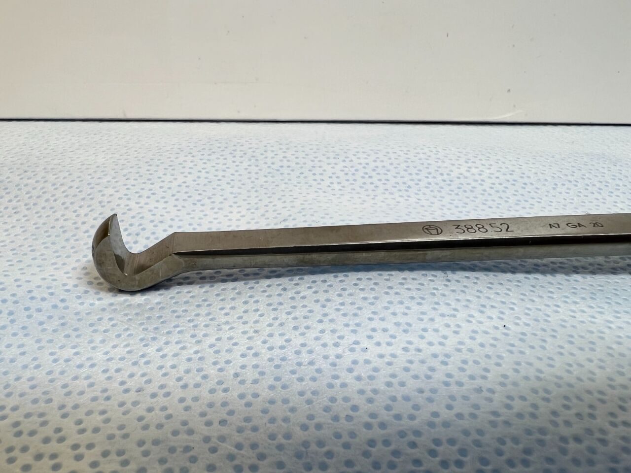 SYNTHES Lamina 88.52  Finder — photo 2