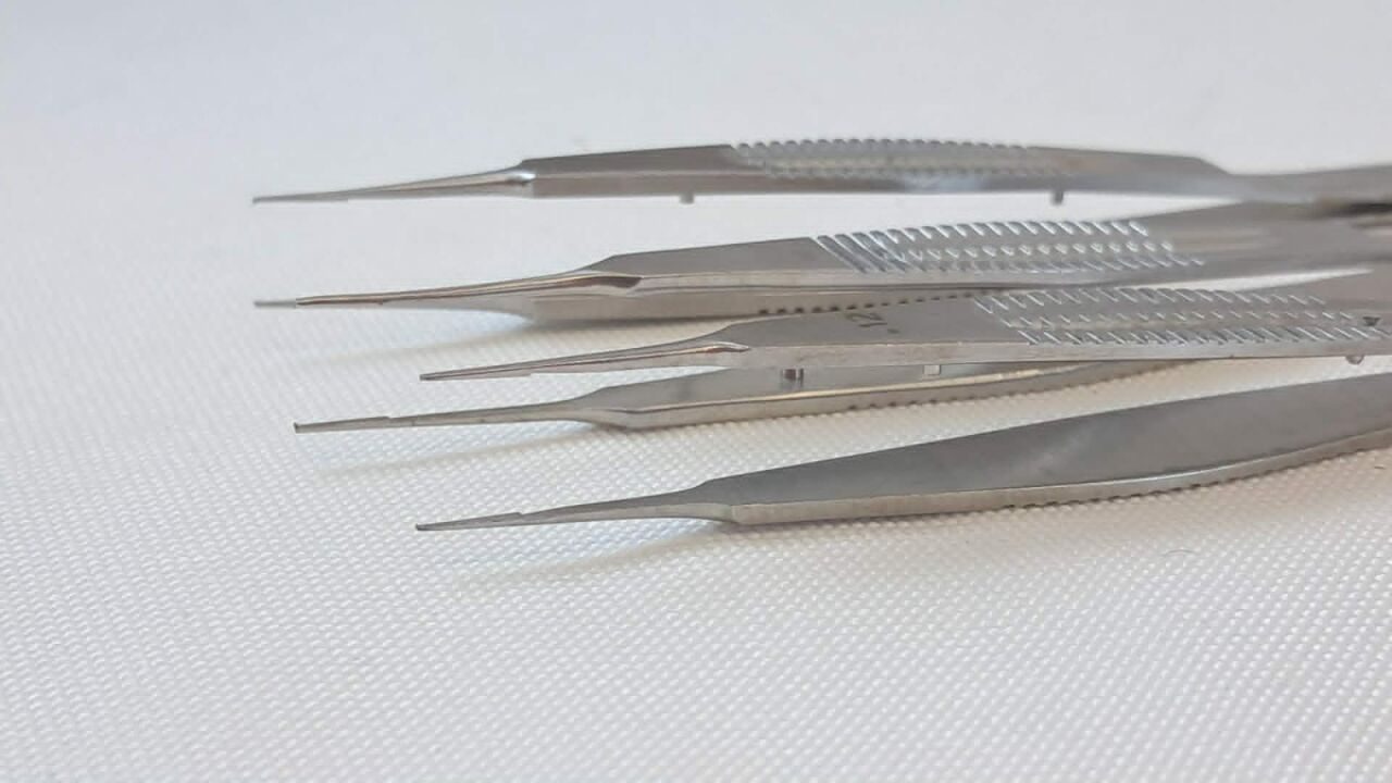 V. MUELLER OP3308-001 & OP3308-002 Castroviejo Corneal Suturing Forceps Set — photo 2
