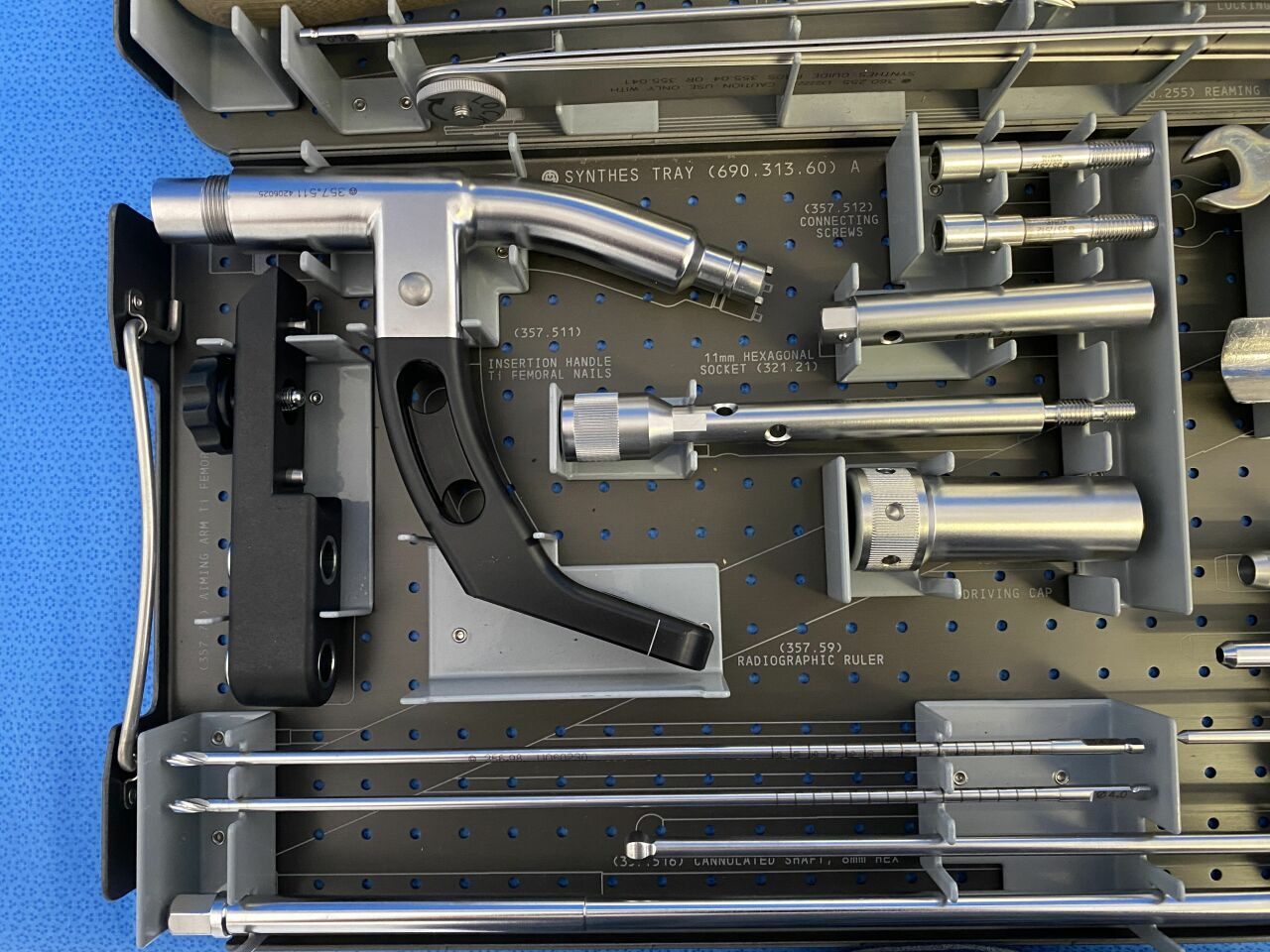 SYNTHES Various Combined Femoral Nail Insertion and Locking Set — photo 6