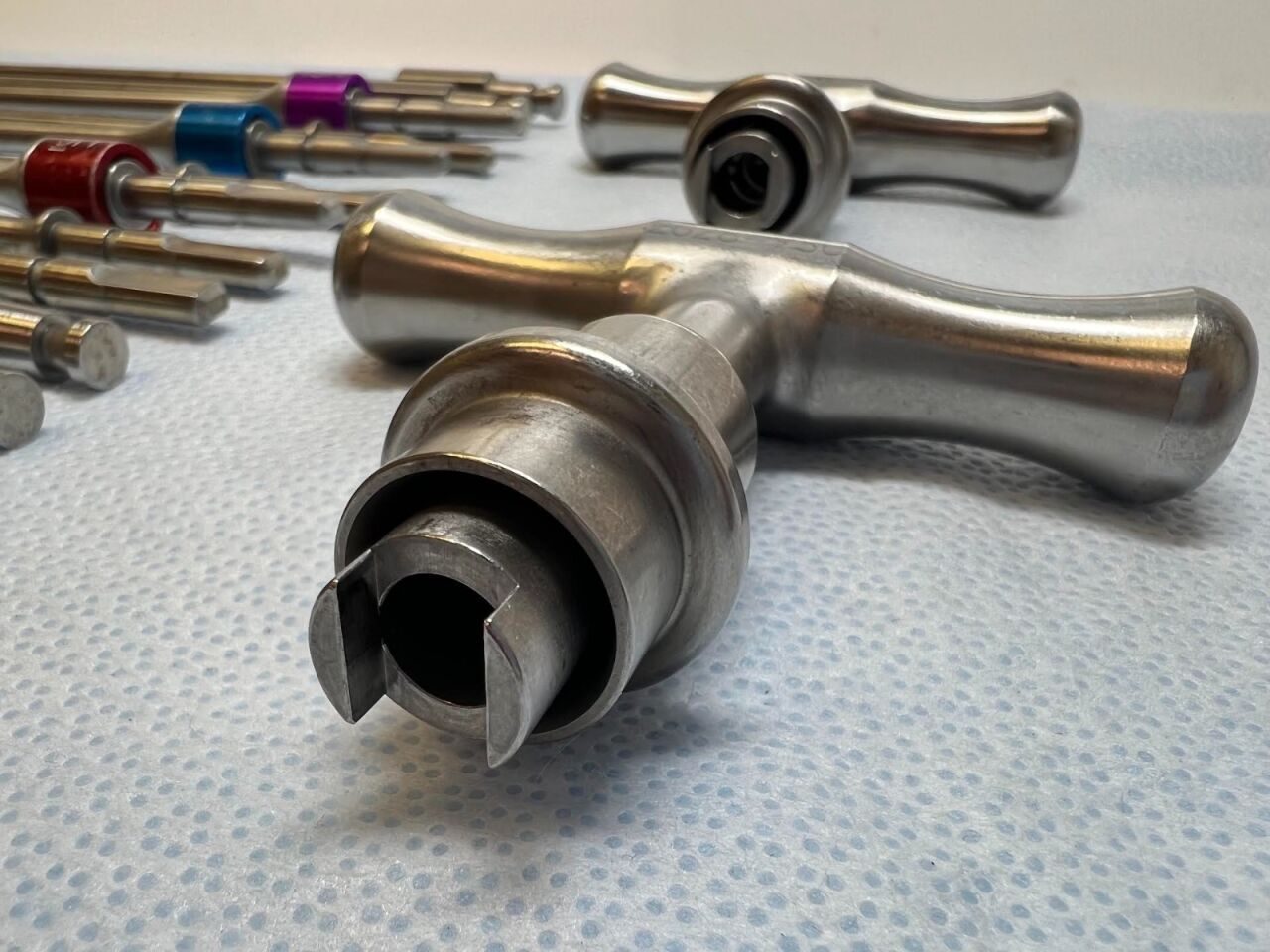 SYNTHES Various Reamers/Spreaders w/ 2 Acromed 202950 T-Handles — photo 4