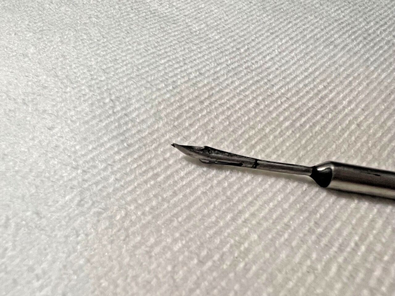 SOLOS ENDOSCOPY GS2000 Micro Curved Left Sharp Scissors 5mm X 32cm — photo 3