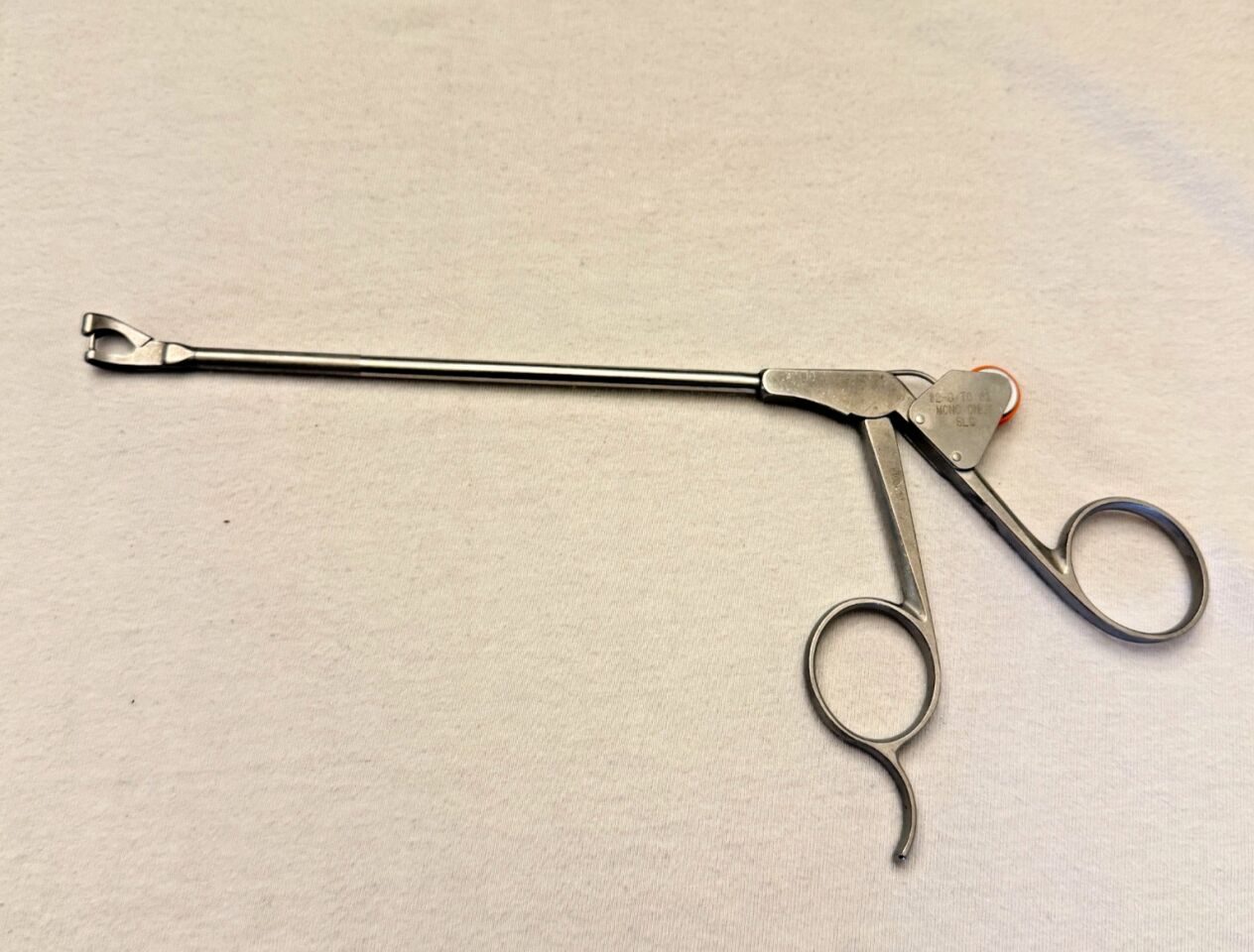 LINVATEC 18.10014 Shutt Suture Punch Left