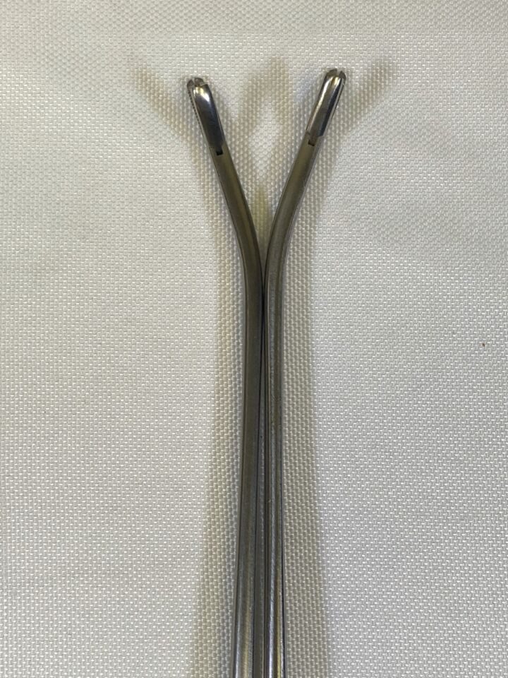 ZIMMER 3951-69 & 3951-68 Curved Toothed Grasper Forceps Pair — photo 4