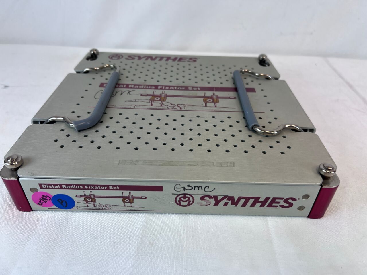 SYNTHES Various Distal Radius Fixator Set B — photo 5