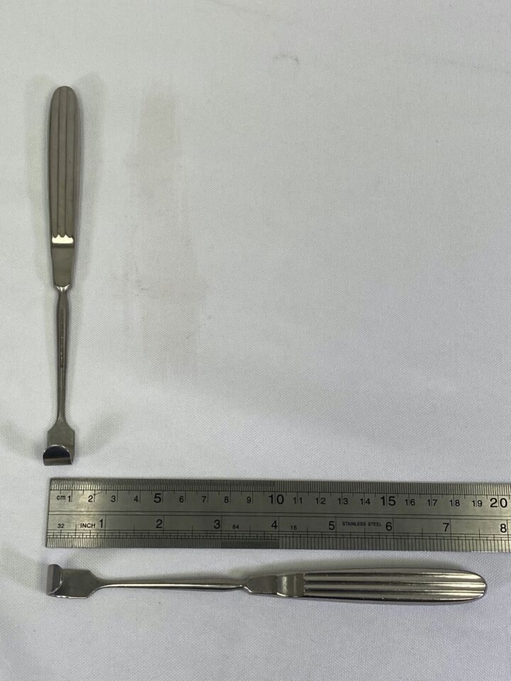PILLING 481500 Little Retractors 1/2" W x 3/4" Deep x 7" Long — photo 6