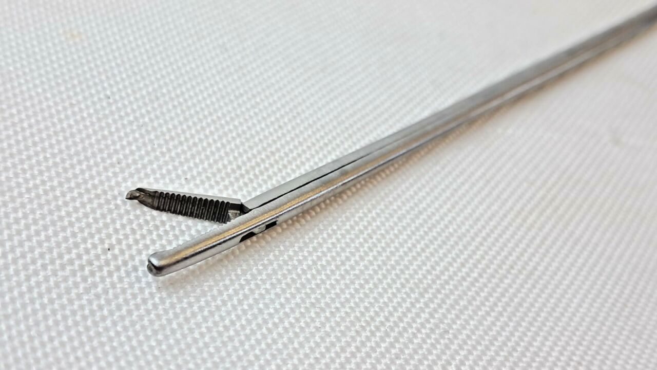 Tendon Puller 1x2 Teeth Grasping Forceps — photo 3