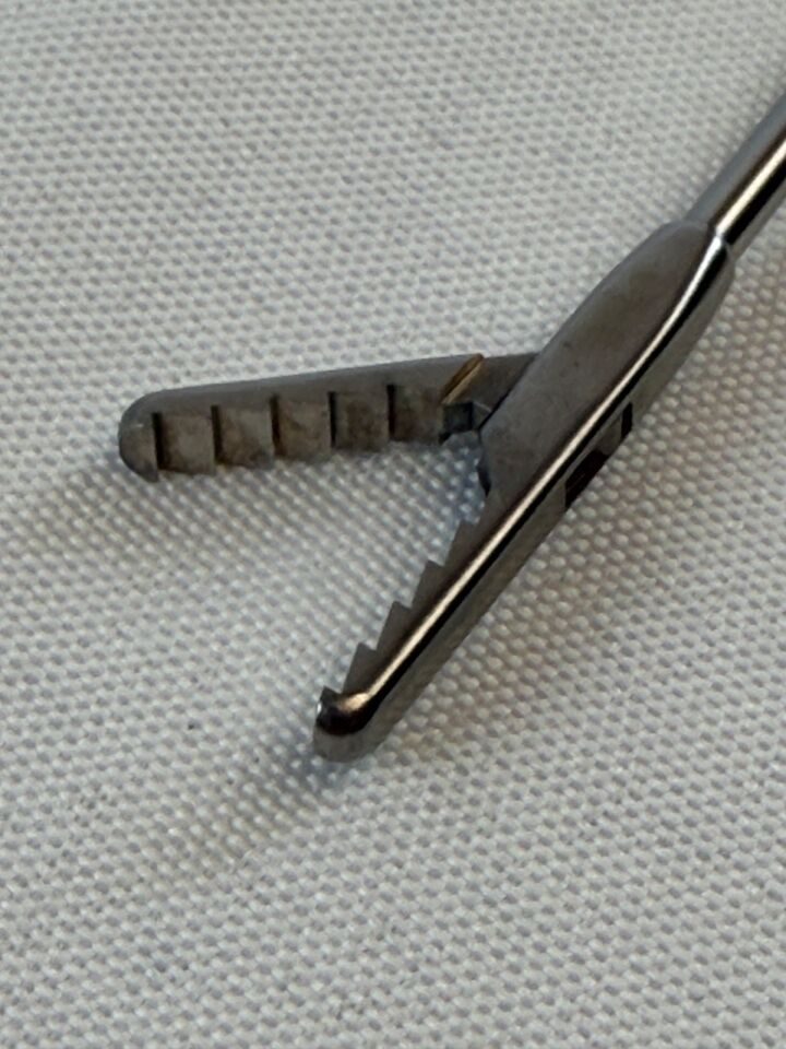 LYMOL 41623 mm x 60cm Single Action Grasping Forcep — photo 5