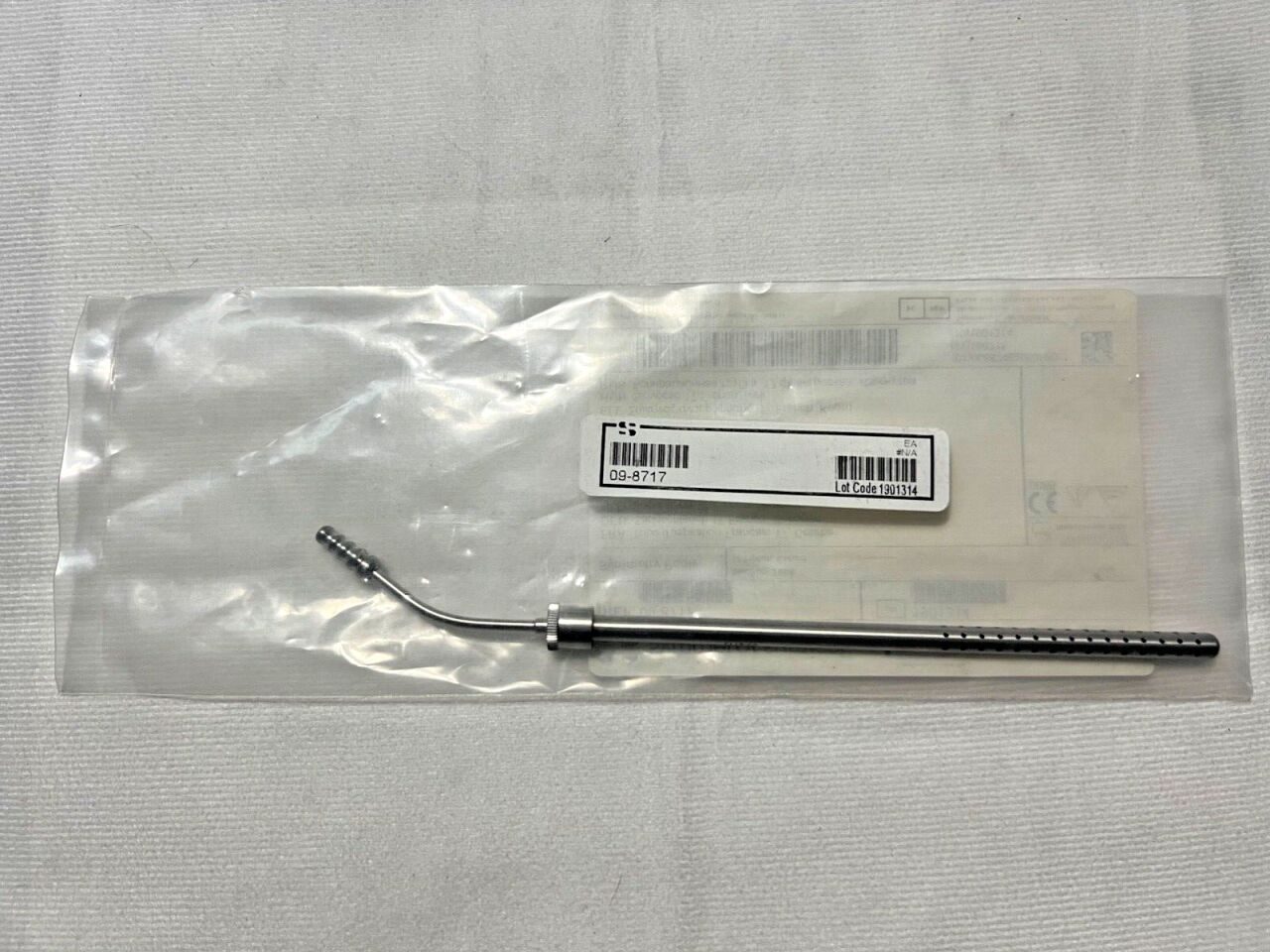 SYMMETRY SURGICAL 09-8717 Poole Suction Tube Curved 17 French X 8" Length — photo 1