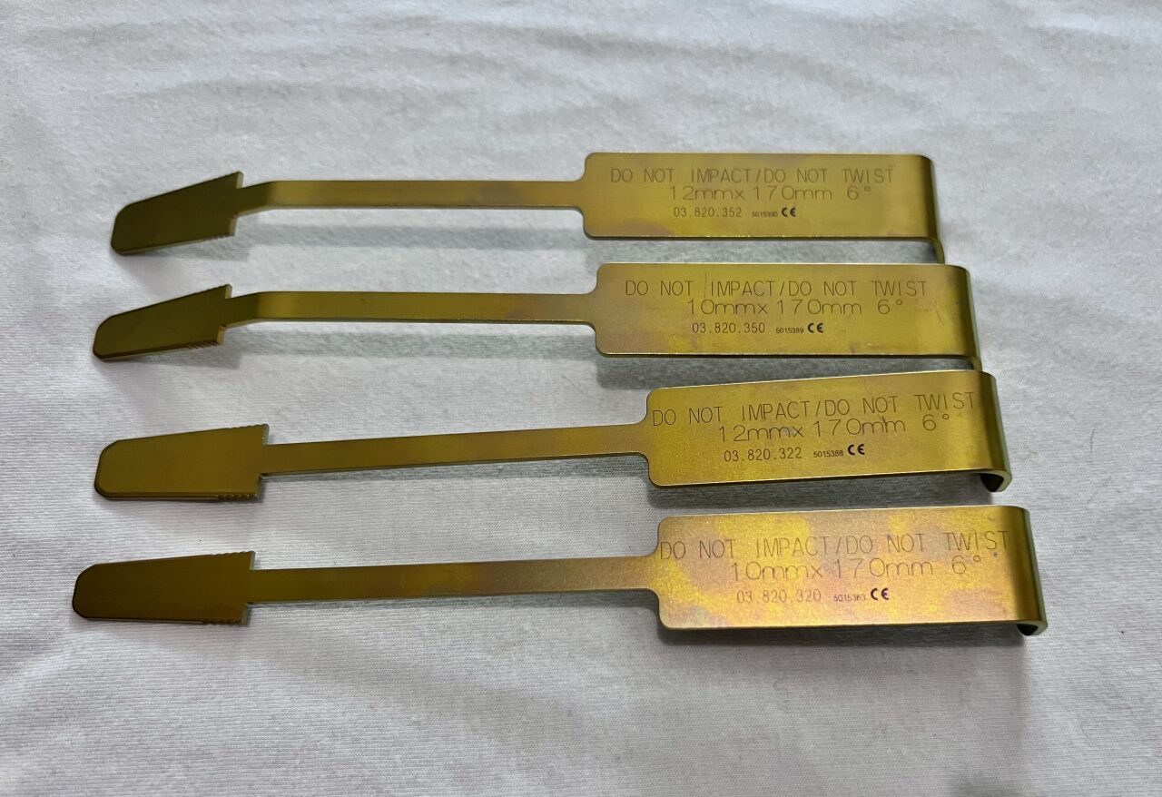 SYNTHES Various ProDisc L-Struts Straight   Angled — photo 2