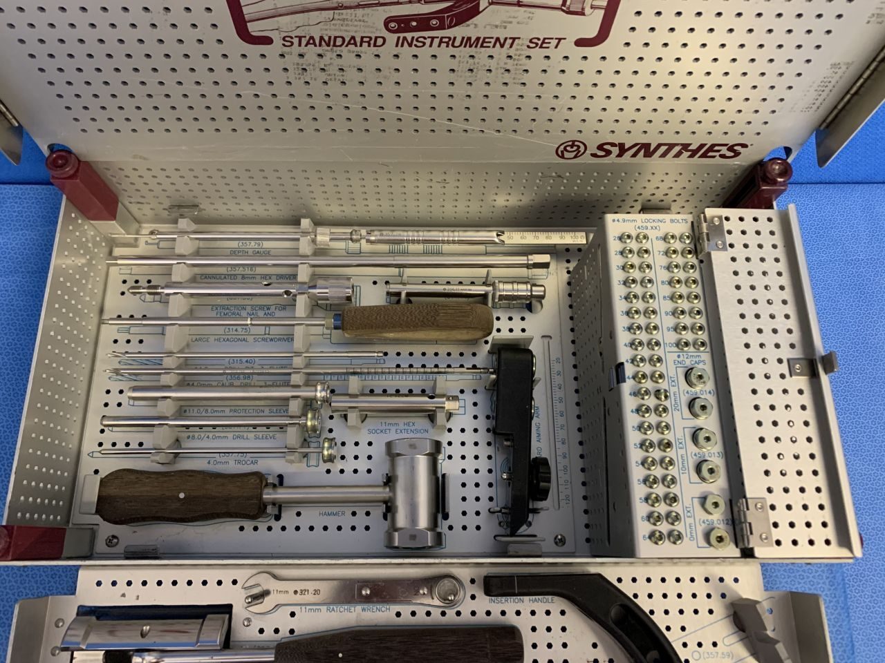 SYNTHES Various TI Unreamed Femoral Nail Standard Instrument Set — photo 5