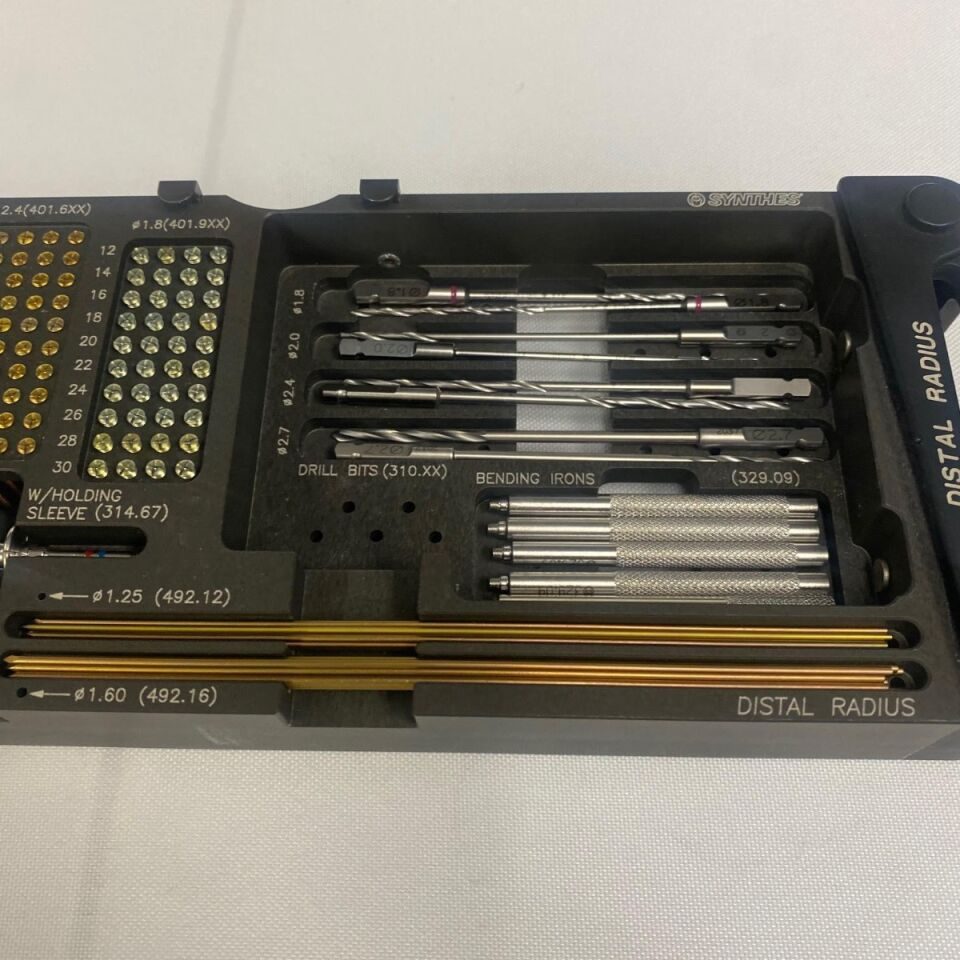 SYNTHES Distal Radius Titanium Plate Set — photo 6