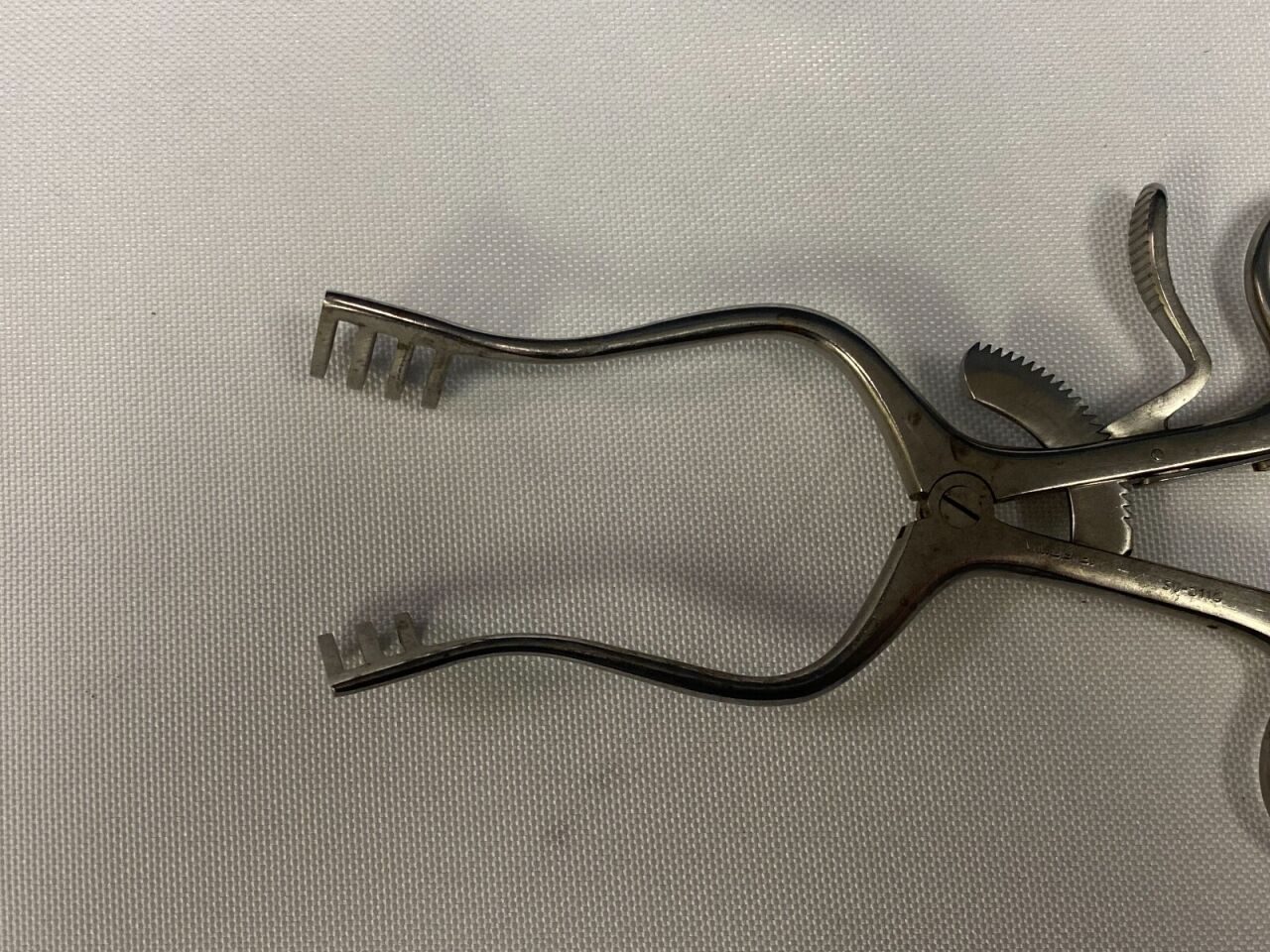 V. MUELLER SU 3110 Weitlaner Retractor 3 x 4 Prongs — photo 2