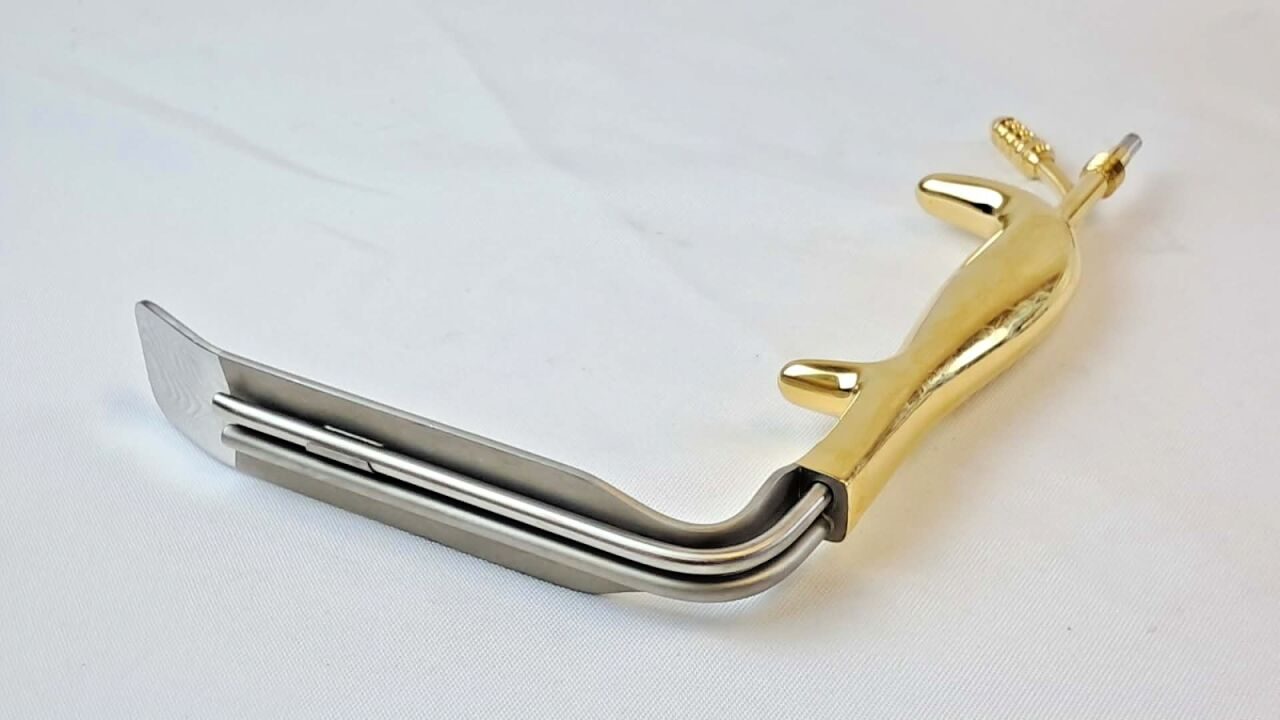 MARINA MEDICAL 110-679LS Ferriera Style Endo Retractor 30mm x 15cm w/ Light Cord — photo 5