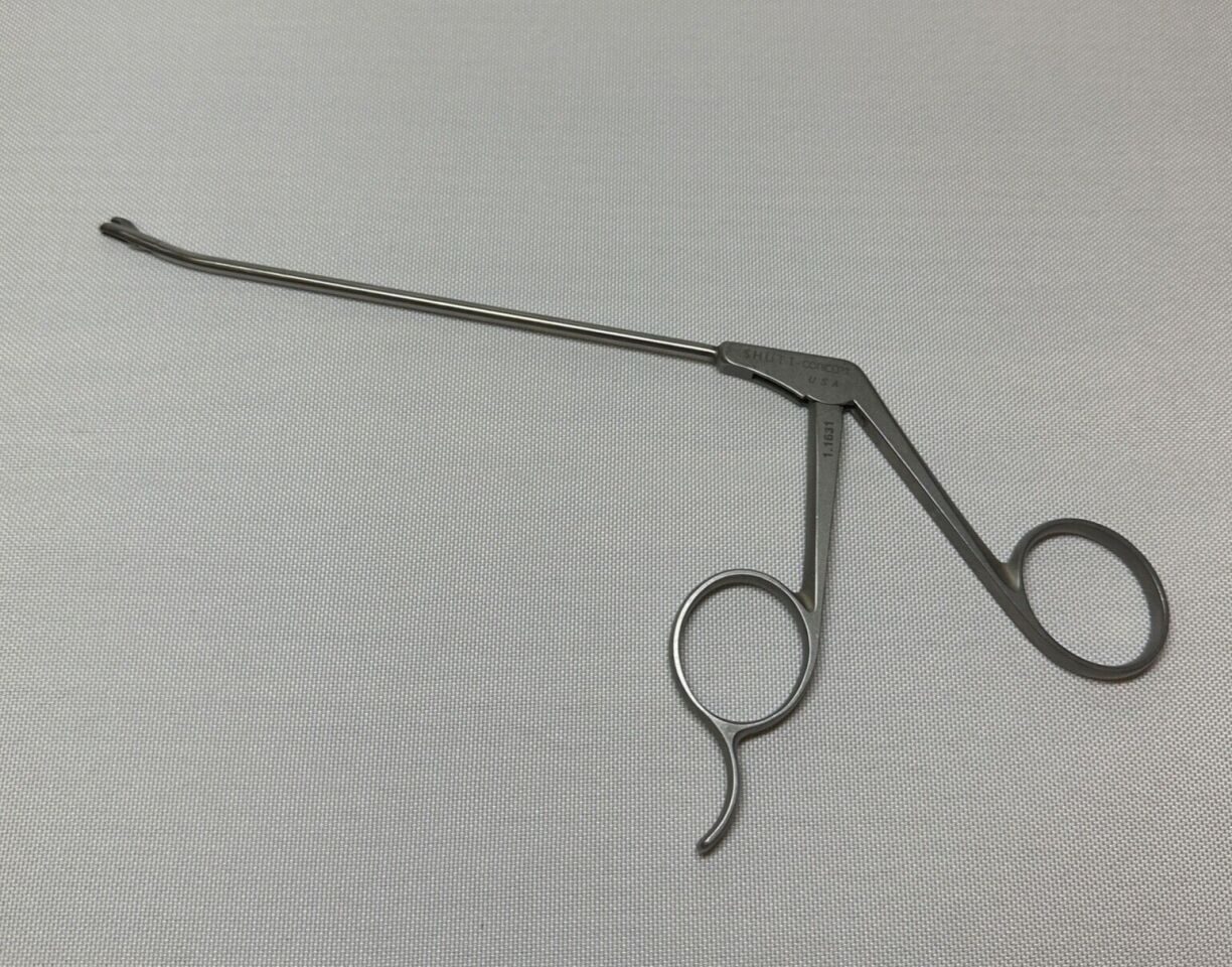 SHUTT 1.1631 Small Joint Arthroscopy Blunt Tip Forcep 3.4mm Dia. 130mm 15deg Up