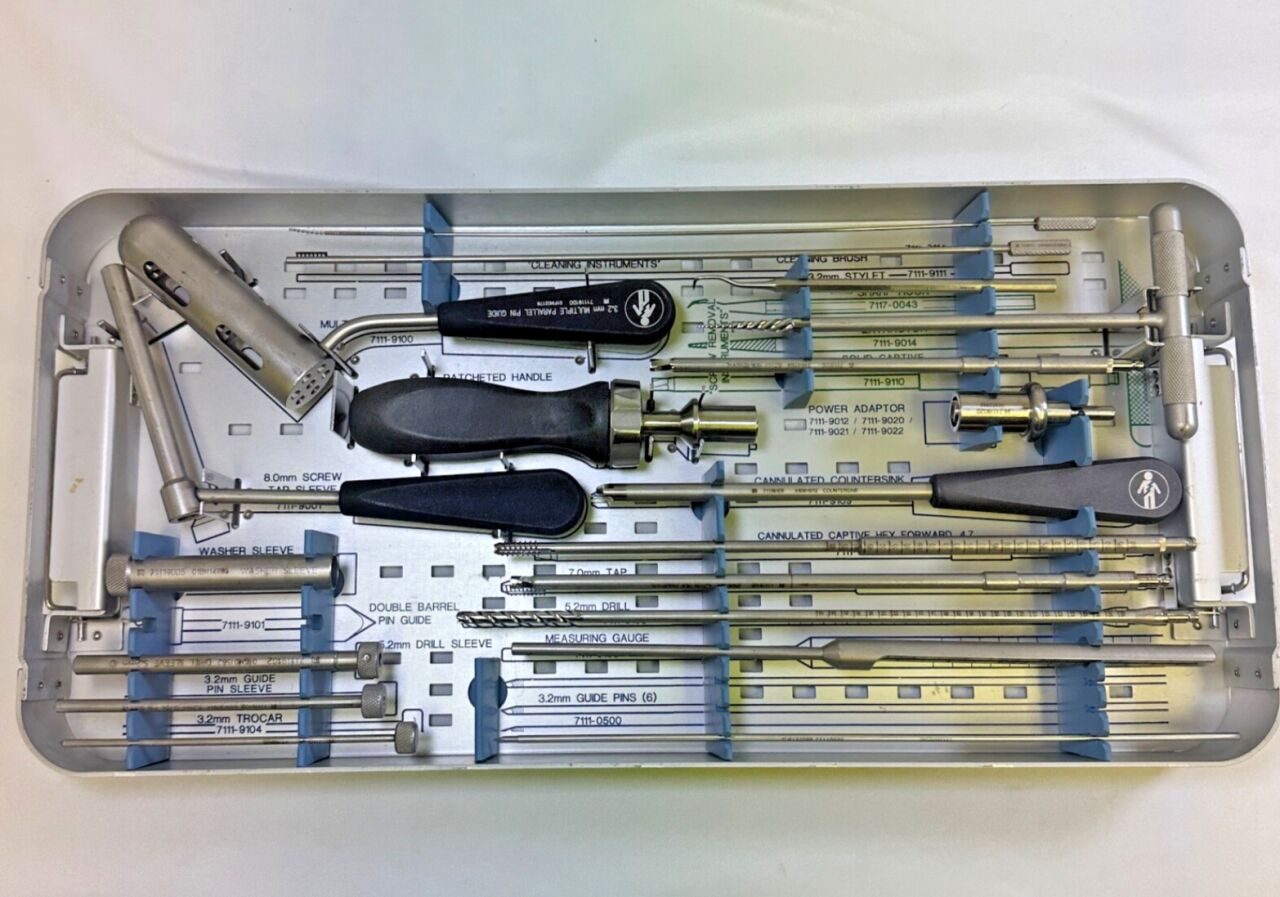 SMITH & NEPHEW 7119112 7.0mm Cannulated Screw Set Instrument Tray — photo 2