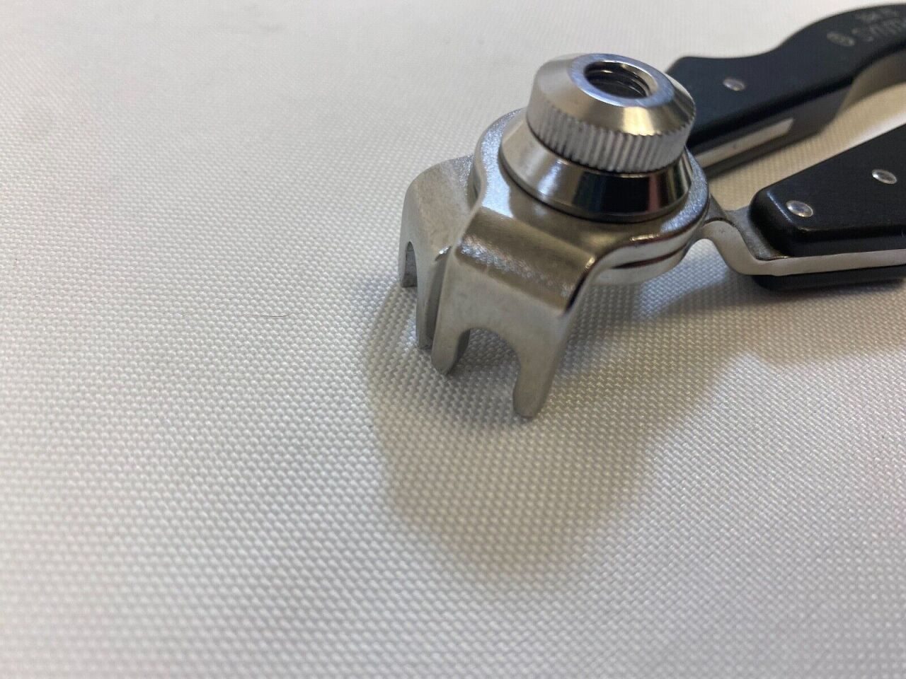 SYNTHES 394.75 Pinless Fixator Handle — photo 2