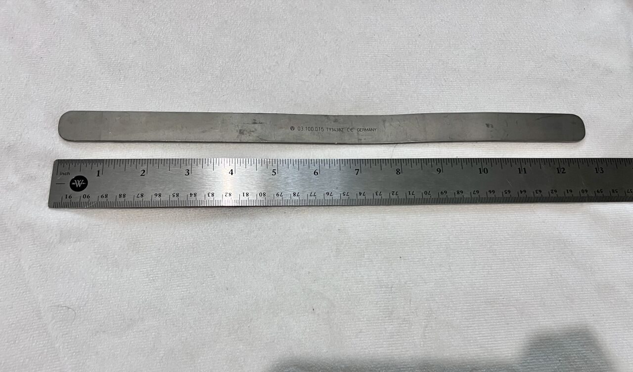 SYNTHES 03.100.015 Malleable Retractor 20mm Wide — photo 2