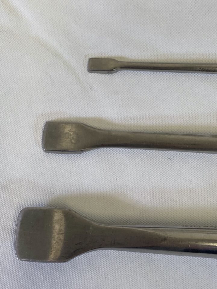 VARIOUS  Set of 15 Zimmer V. Mueller Osteotome Chisel Elevators Set w/ Sterilization Case — photo 6