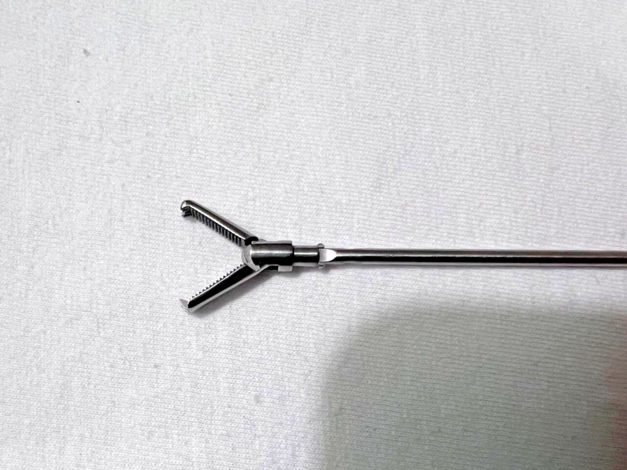 KARL STORZ 33310G Clickline Forcep Insert 2x4 Teeth Double-Action Jaws 5mmX36cm — photo 2