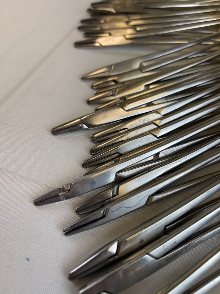VARIOUS  Set of 31 V. Mueller SSI Ultra Codman T/C Insert 8" Needle Holder w/ Stringer — photo 3