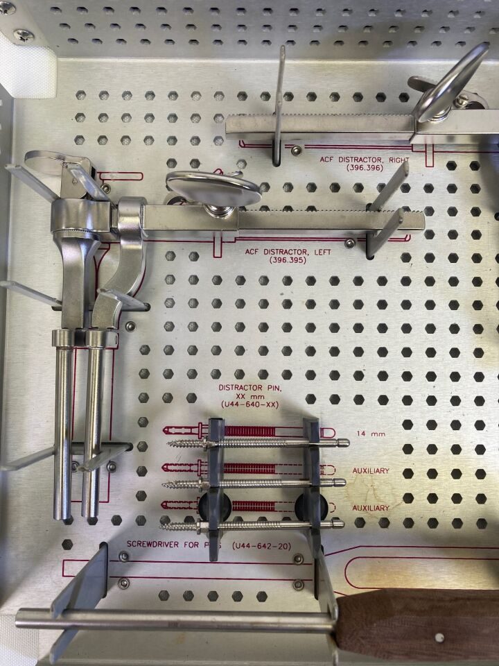 SYNTHES  Surgical Cases — photo 2