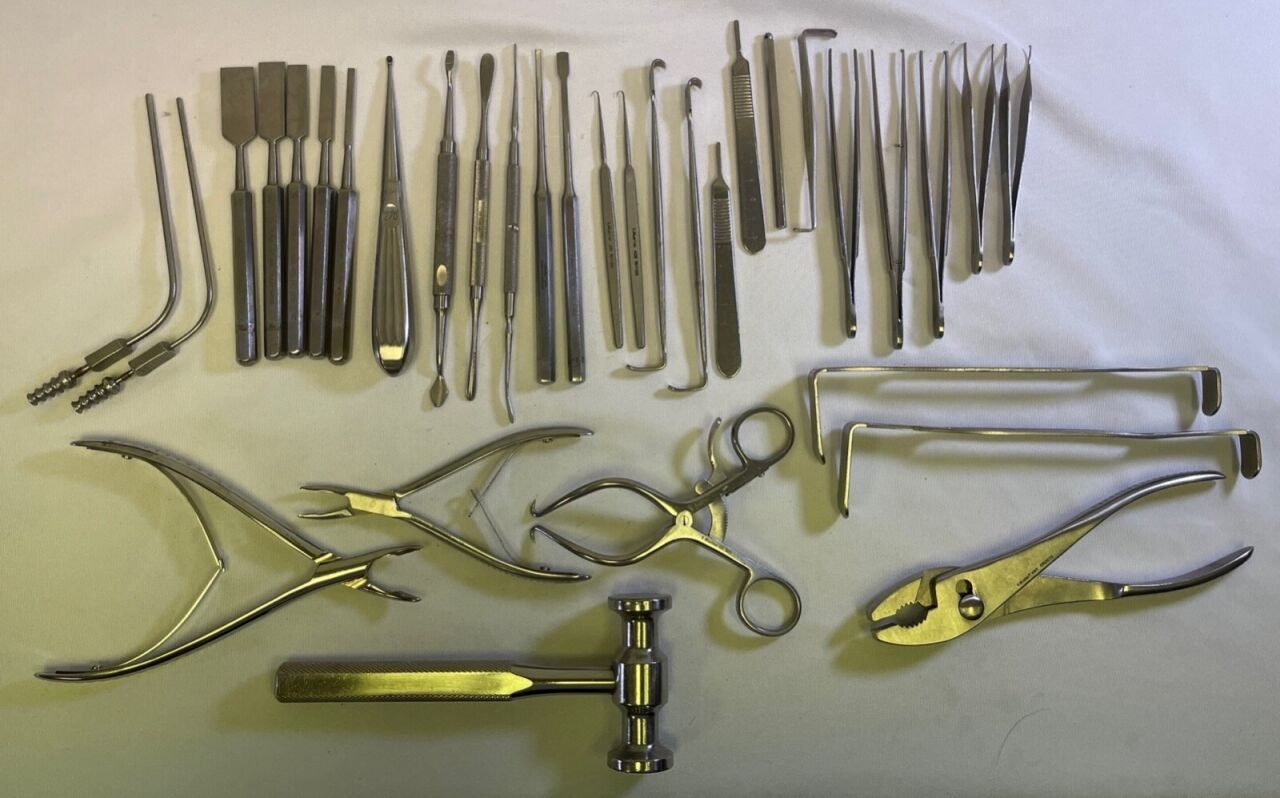 V. MUELLER Various Small Ortho/Podiatry Set w/ Sterilization Case — photo 15