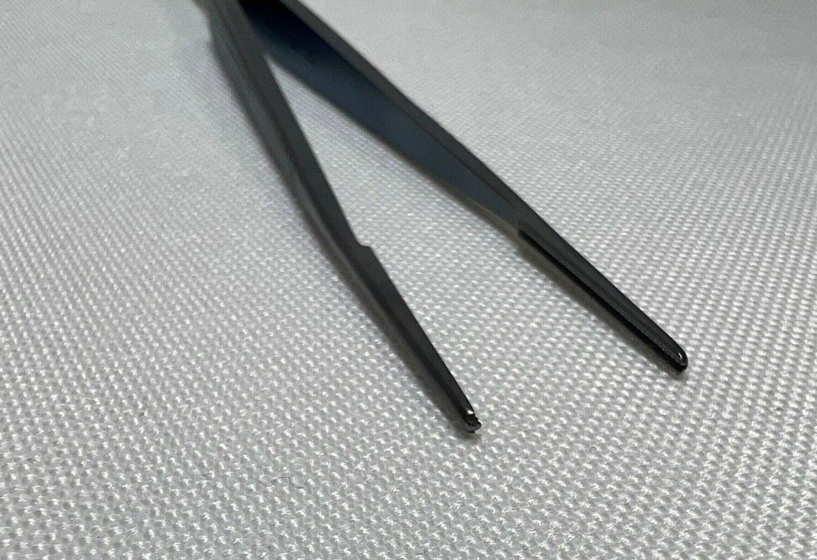 CODMAN 30-8500 Titanium Castaneda Vascular Forceps 6" 1x2 Serrated Tips — photo 3